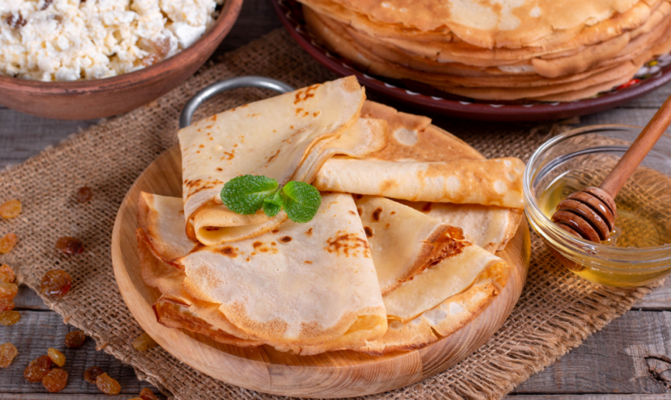 Jeśli szukasz miejsca, które serwuje najlepsze naleśniki w Białymstoku, koniecznie poznaj Naleśniki jak Smok. To restauracja w centrum miasta, która zachwyca różnorodnością menu, świeżymi składnikami oraz kreatywnymi połączeniami smaków. Lokal przy Lipowej 12 od lat cieszy się ogromną popularnością wśród mieszkańców i osób szukających dobrego jedzenia w Białymstoku.