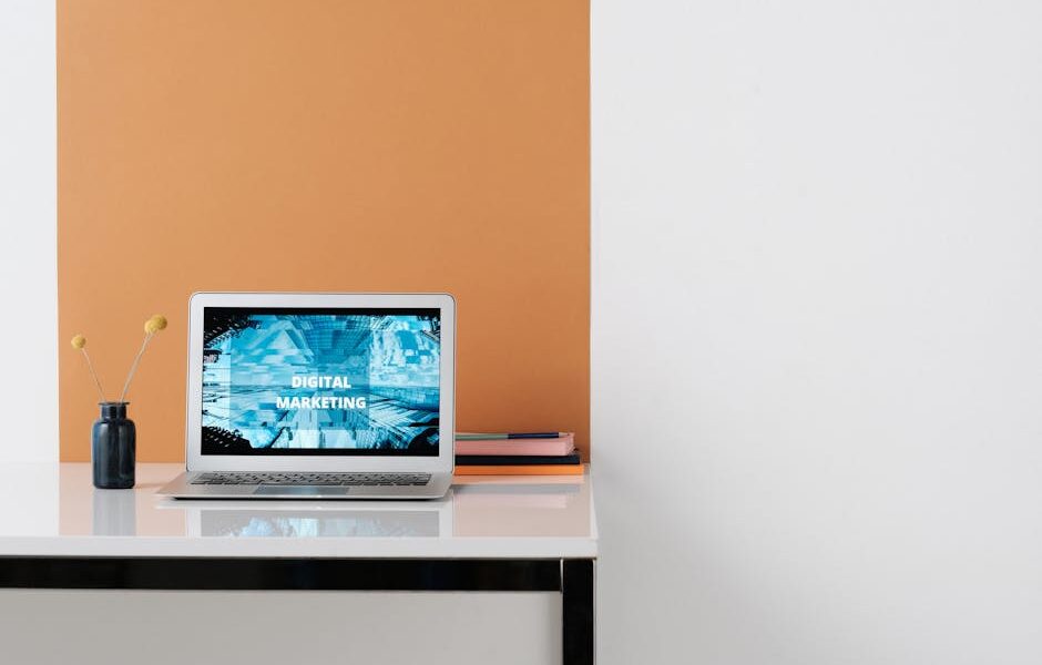 Darmowe zdjęcie z galerii z biurko, biuro, biuro domowe - Fot. Mikael Blomkvist