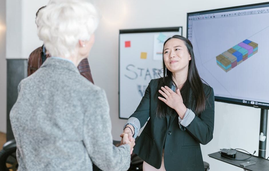 Darmowe zdjęcie z galerii z biuro, biznes, biznesmenka - Fot. RDNE Stock project