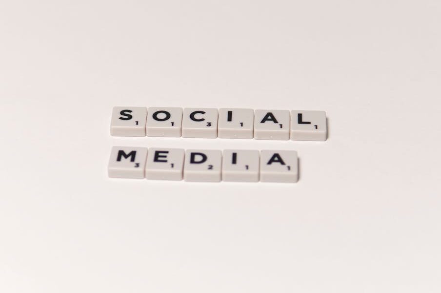 Darmowe zdjęcie z galerii z alfabet, białe tło, cyfrowy - Fot. Visual Tag Mx