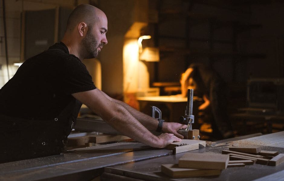 Darmowe zdjęcie z galerii z bezpieczeństwo, ciąć, cieśla - Fot. Anna Shvets