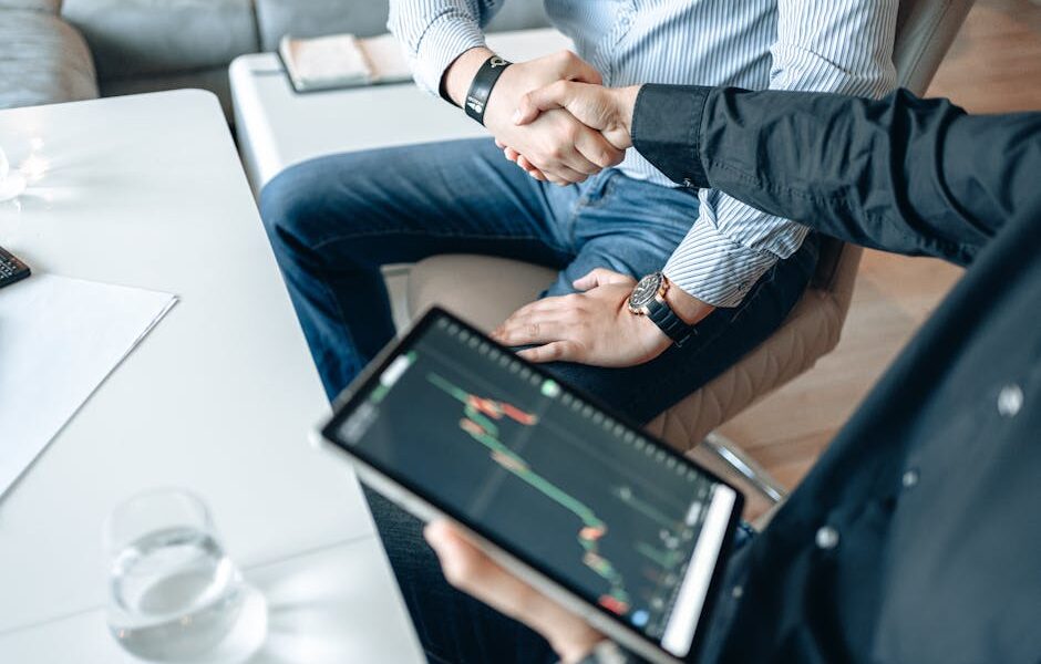 Darmowe zdjęcie z galerii z analityka, analiza, analiza biznesowa - Fot. AlphaTradeZone