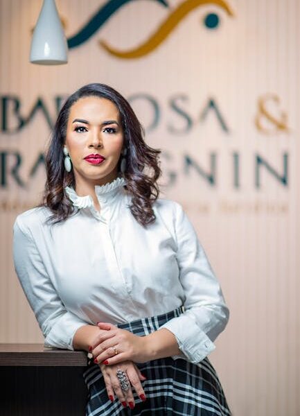 Darmowe zdjęcie z galerii z #wnętrz, akcesoria, biała bluza - Fot. Lorena Barbosa Ragagnin