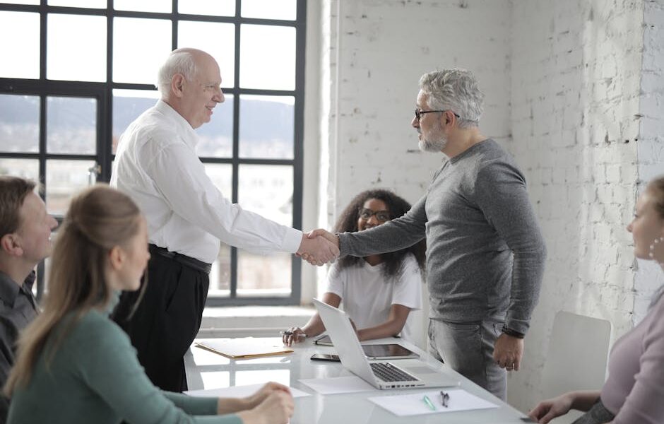 Darmowe zdjęcie z galerii z białe ściany, biuro, biznes - Fot. Andrea Piacquadio