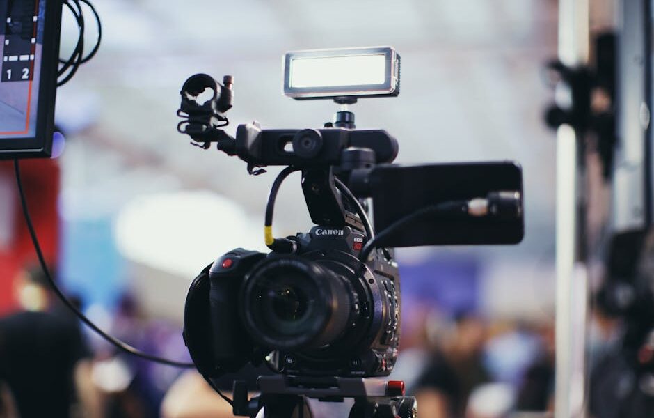 Zdjęcie Czarnej Lustrzanki Cyfrowej - Fot. Bruno Massao