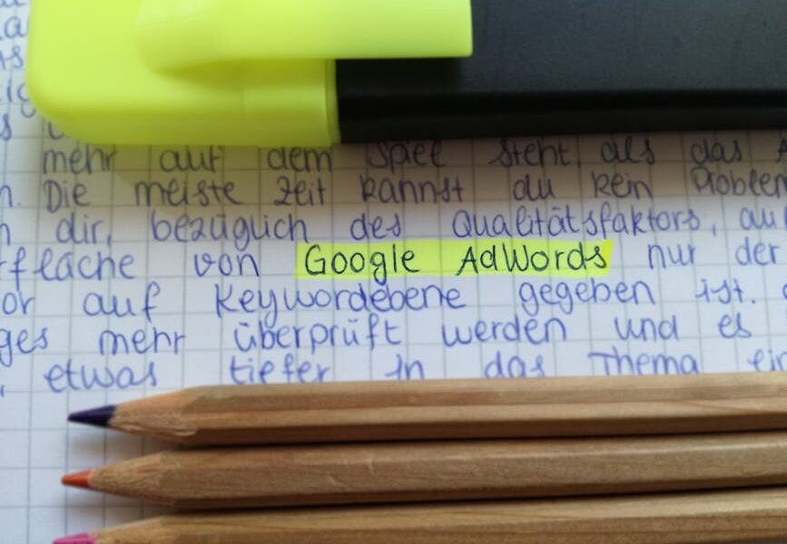 Darmowe zdjęcie z galerii z akademicki, biuro, charakter pisma - Fot. Tobias Dziuba