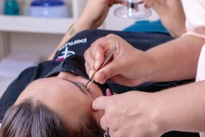 Darmowe zdjęcie z galerii z brwi, dorosły, dzień spa - Fot. Gabriel Puyén