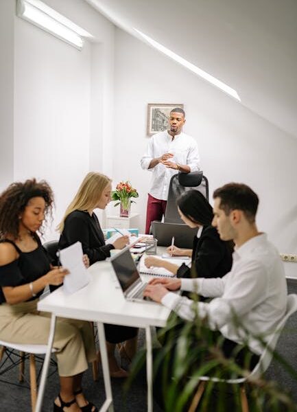 Darmowe zdjęcie z galerii z #wnętrz, biuro, biznes - Fot. Yan Krukau