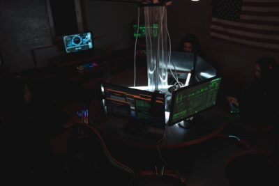 Cyberbezpieczeństwo w małej firmie - praktyczny poradnik