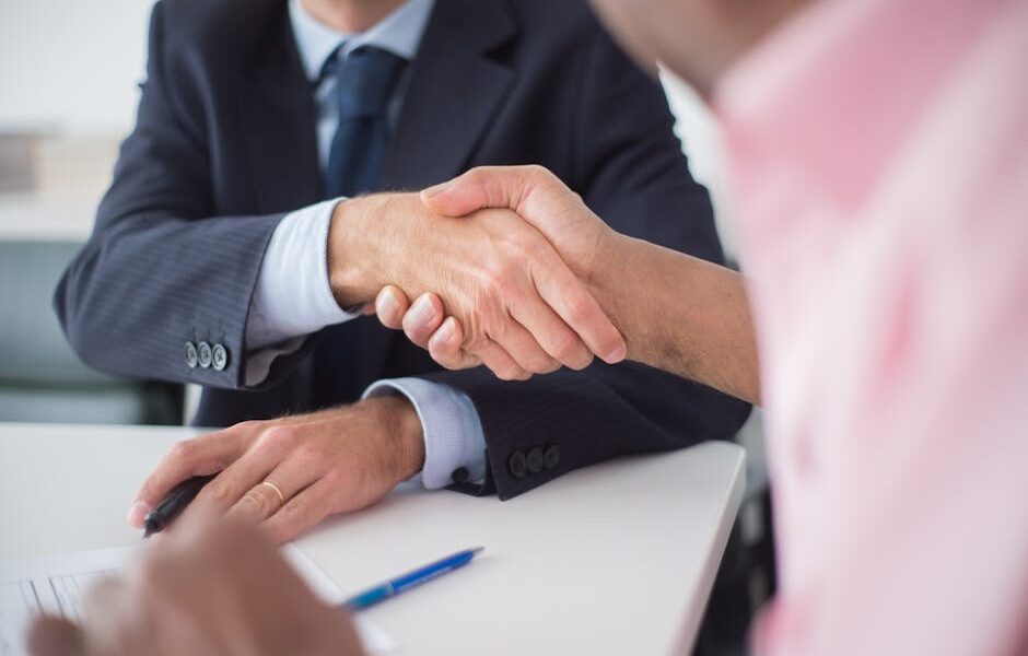 Jak skutecznie negocjować ceny z dostawcami